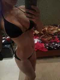 horny girl in Roslyn looking for a friend with benefits